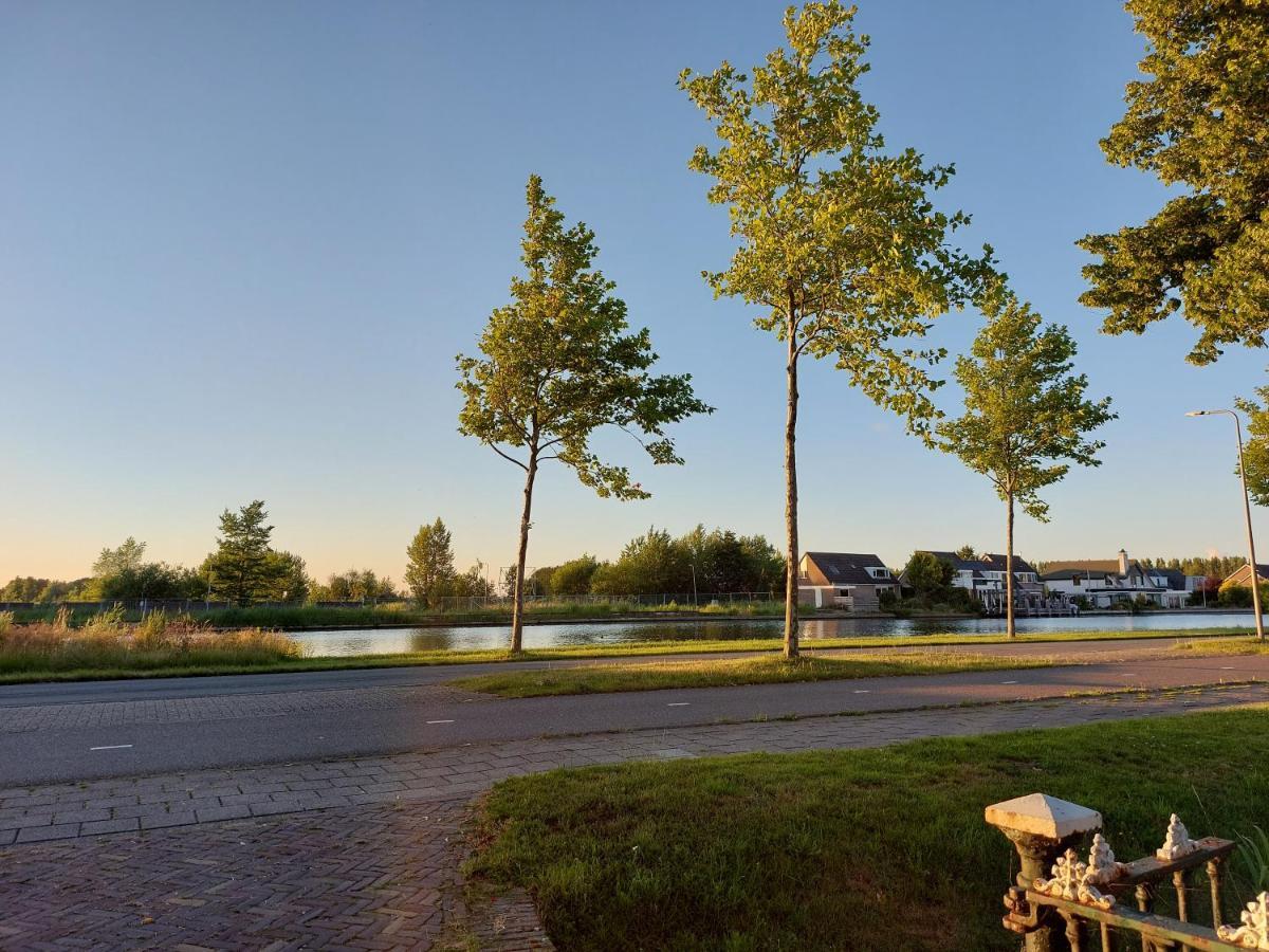 Lodges Near The Rhine - Sustainable Residence Hazerswoude-Rijndijk Exterior photo